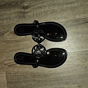 TORY BURCH MILLER THONG SANDAL, SIZE 8 - NEW